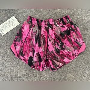 Lululemon Hotty Hot LR 4”